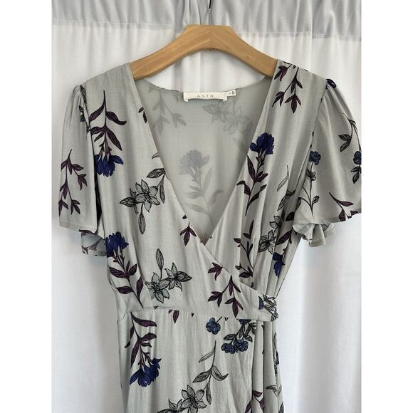 Astr The Label Hadley Maxi Wrap Dress Short Sleeve Floral Lined Size Womens SM - Picture 4 of 10